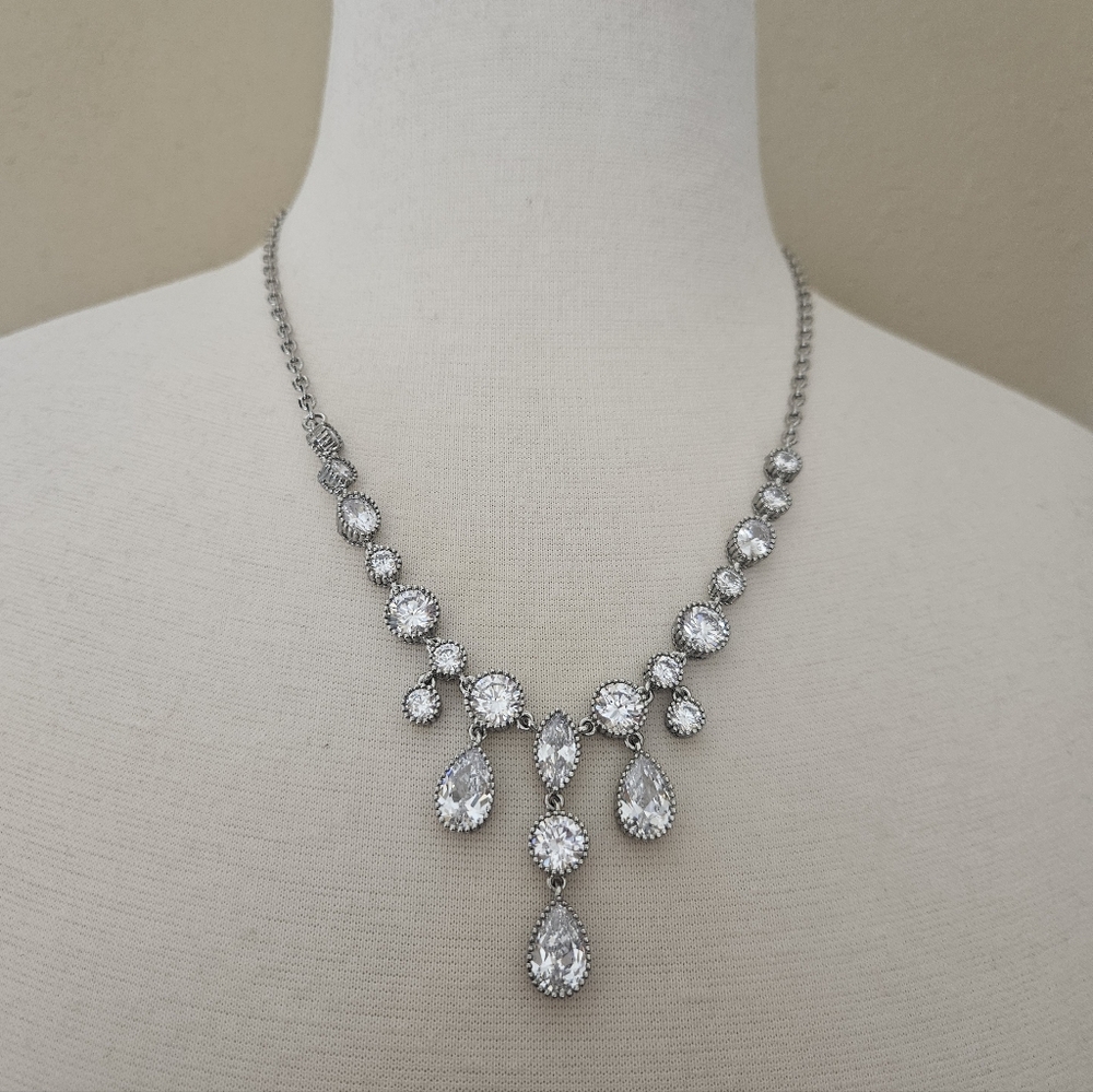 PREMIER DESIGNS Necklace And Earrings Set